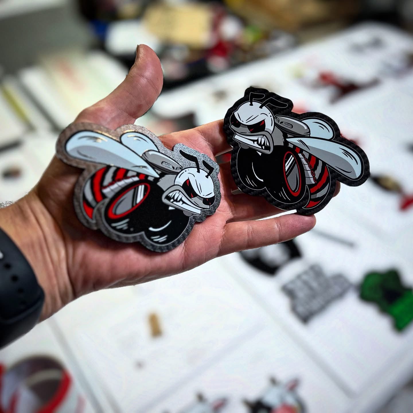 Red/Black Carbon Shaken Bees (2 badges)