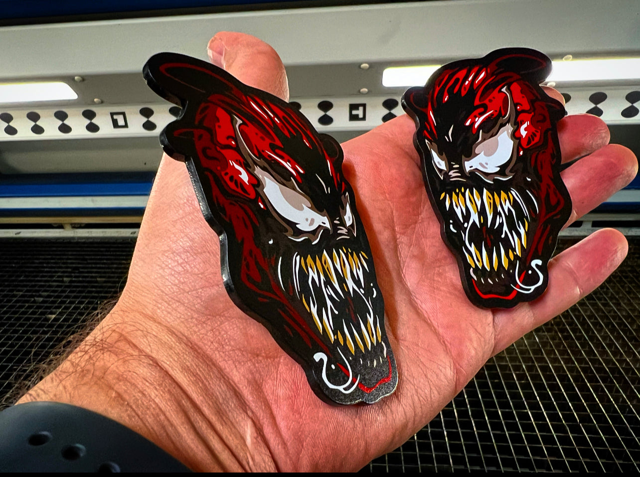 Aggressive venom Badges  (2 Badges)